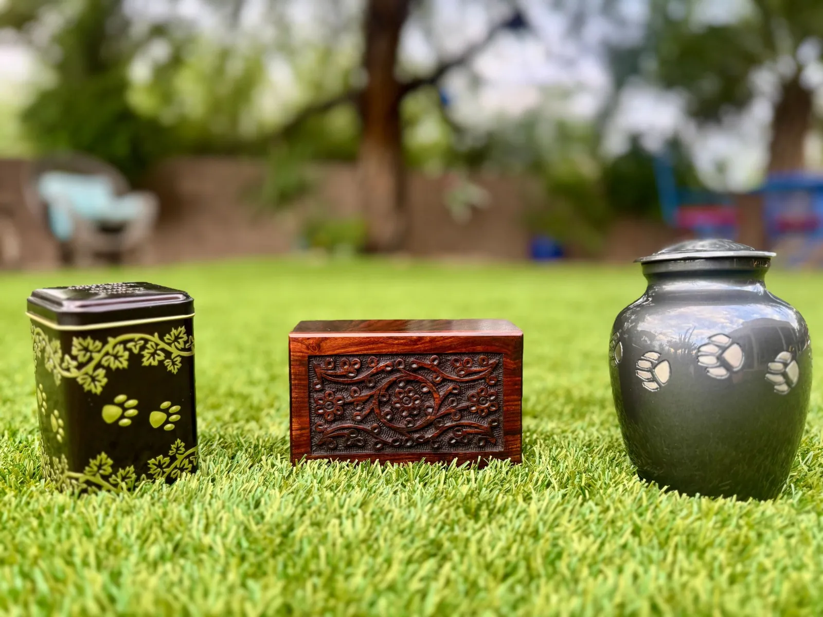 Memorial urns
